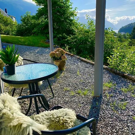 Lovise Riverside 스트란다